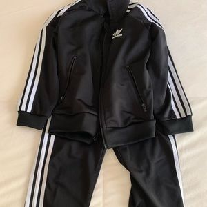 Kids adidas track suit